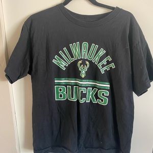 Youth XL Milwaukee bucks tee